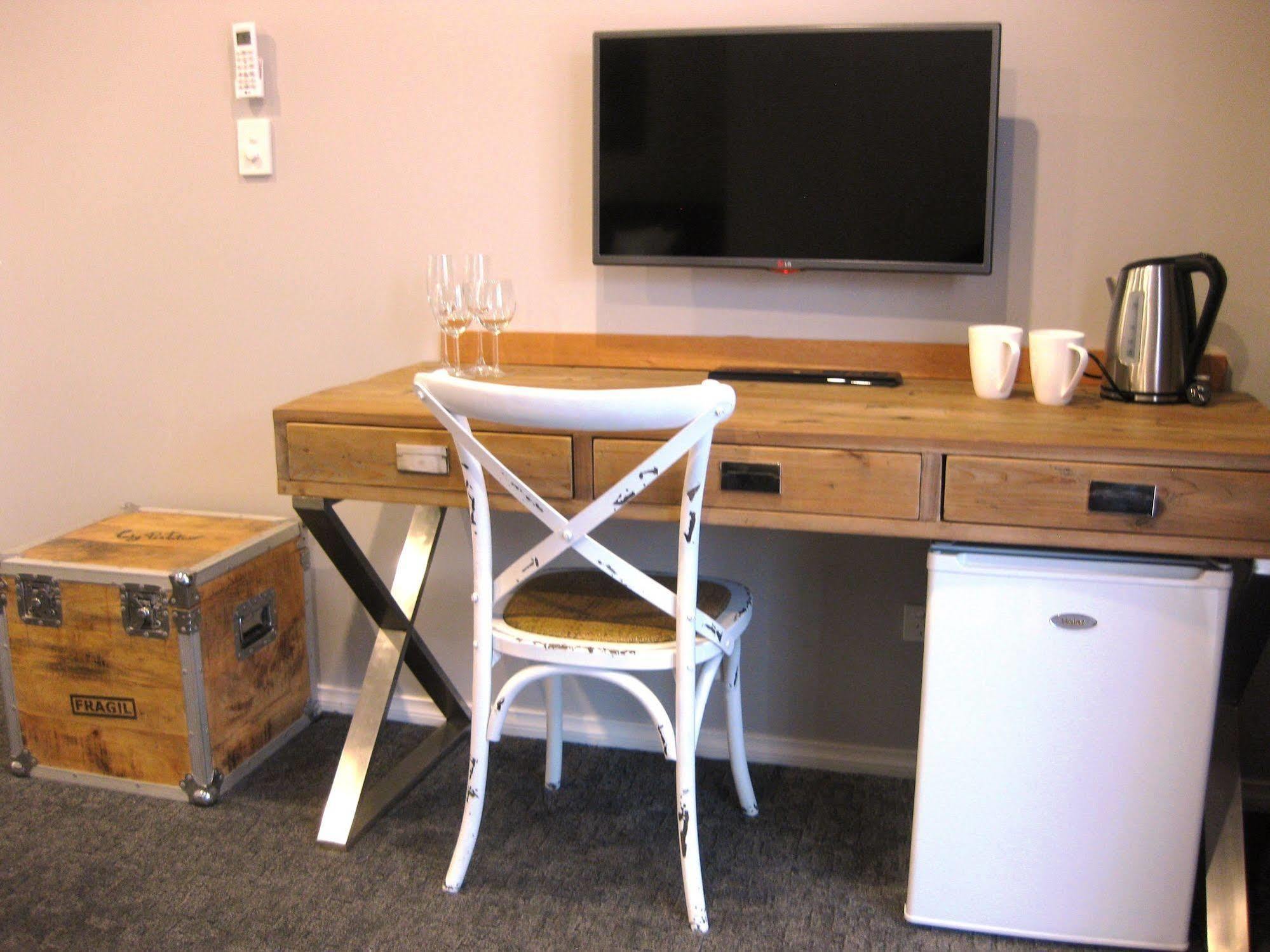 Boutique - Maand Up Fremantle